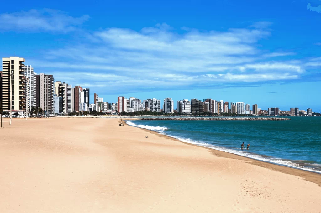 ISS FORTALEZA - ANALISTA DIREITO